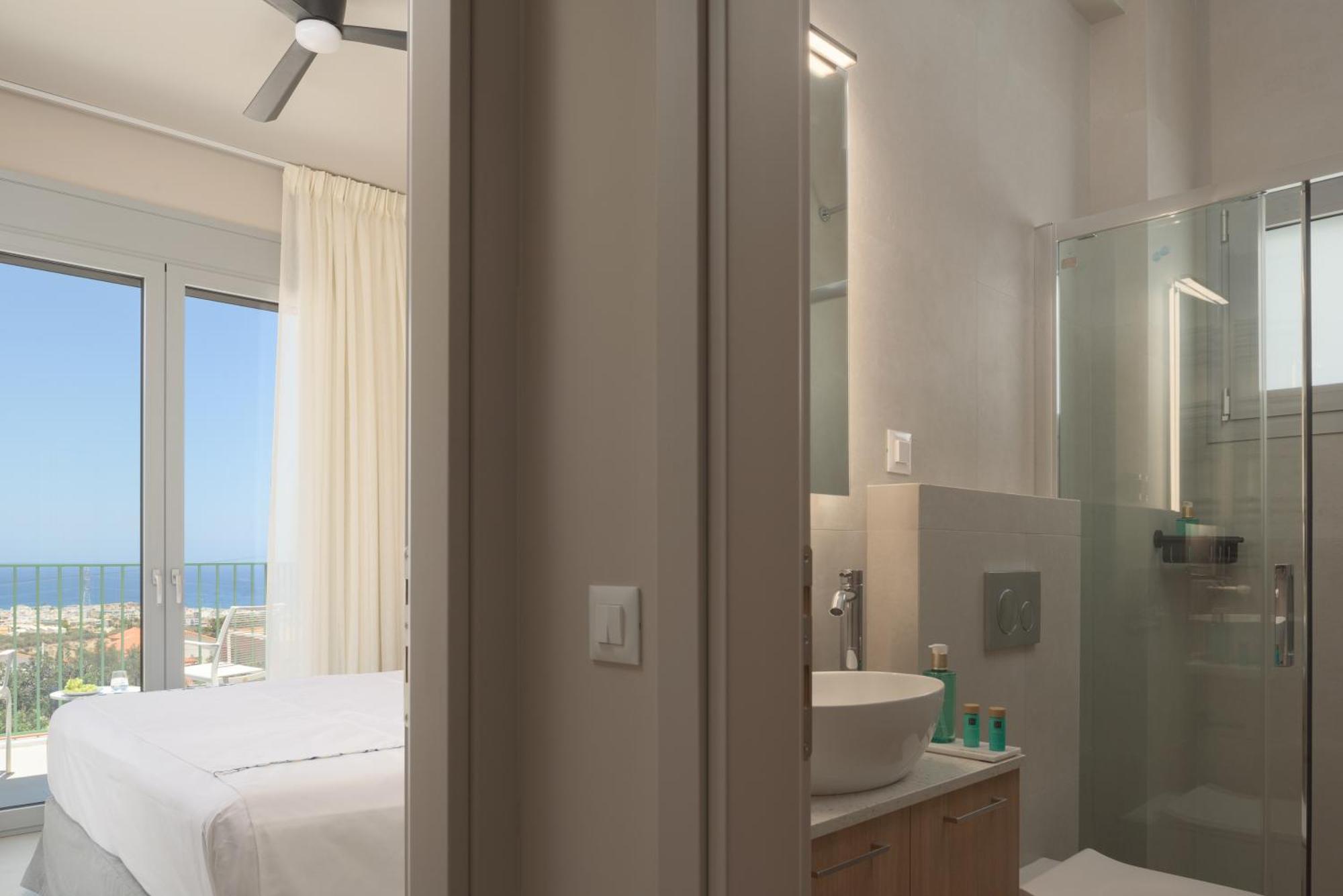 Villa Olvios Villas, With 35m2 Pool & Seaviews, By Thinkvilla Heraklion (Crete)