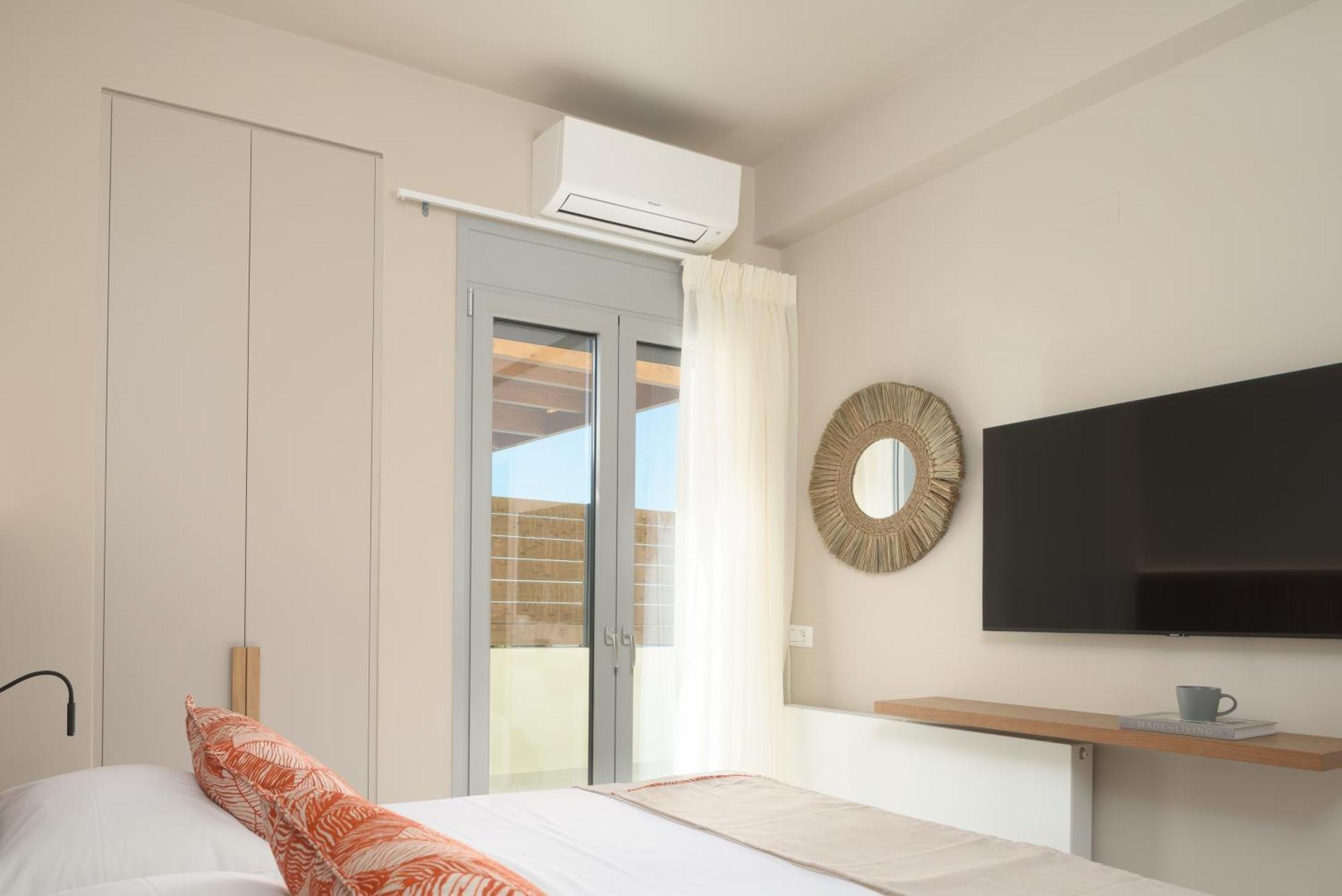 Villa Olvios Villas, With 35m2 Pool & Seaviews, By Thinkvilla Heraklion (Crete)
